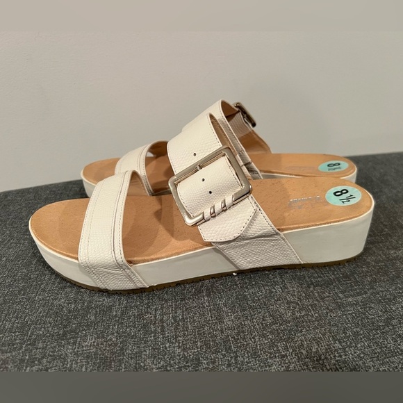 DR SCHOLLS White Sandals with Wide Straps and Platform Sole/size 8.5 - Picture 10 of 11